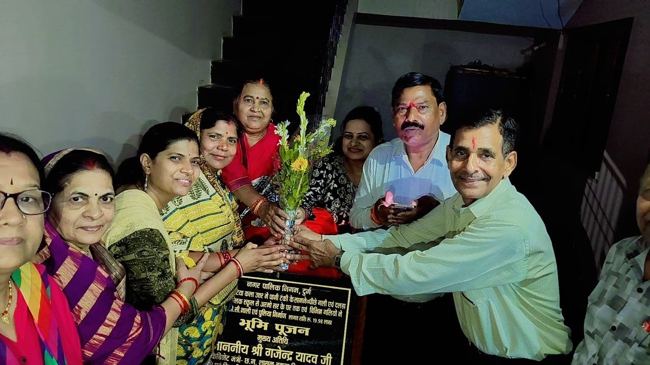 नाली एवं पुलिया निर्माण कार्यों का लोक कर्म प्रभारी देव नारायण चन्द्राकर ने किया भूमिपूजन
