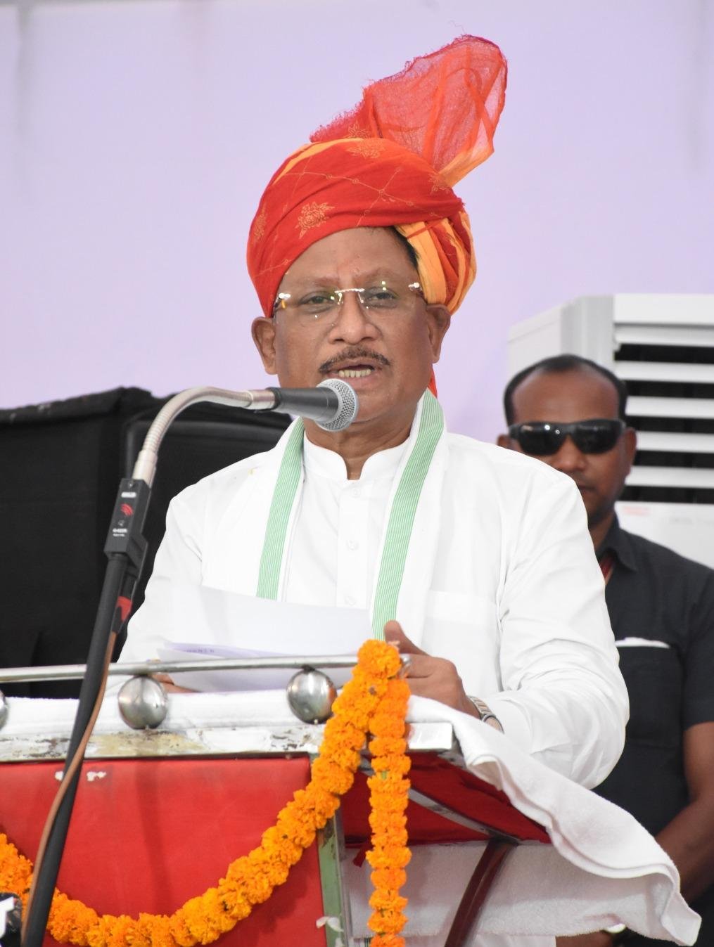 मुख्यमंत्री विष्णु देव साय सुशासन तिहार अंतर्गत राजनांदगांव में आयोजित जनसमस्या निवारण शिविर में हुए शामिल