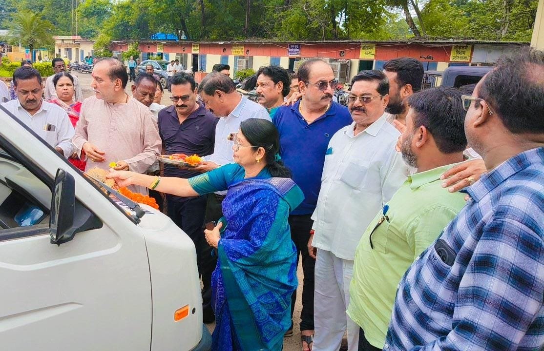 हर दुकान-दुकान पहुंचेगी कचरा गाड़ी, महापौर अलका बाघमार एवं सभापति श्याम शर्मा ने दिखाई हरी झंडी