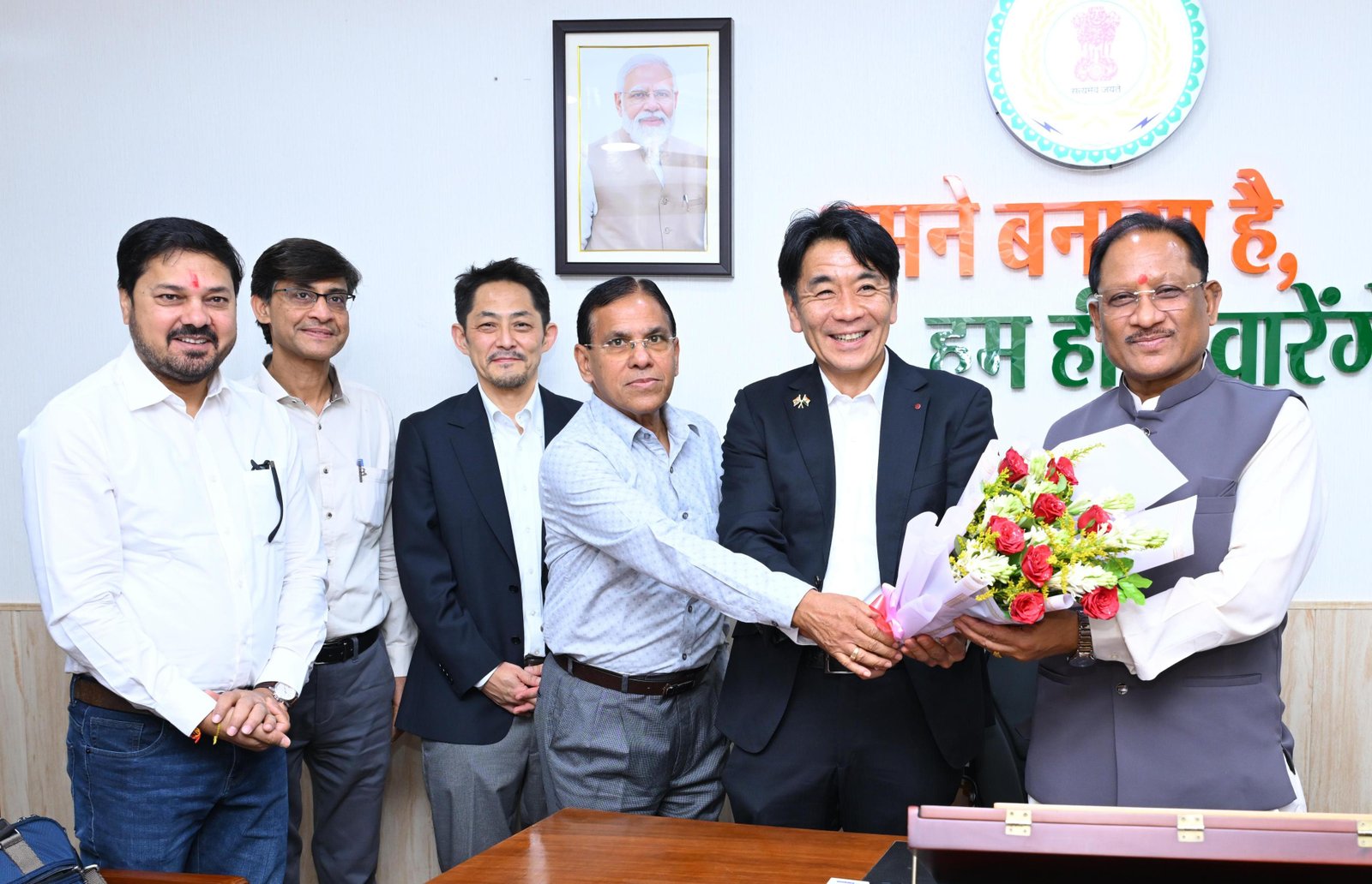 Chief Minister Shri Vishnu Deo Sai holds courtesy meeting with Japanese delegation; detailed discussions on investment, technological collaboration, and industrial expansion