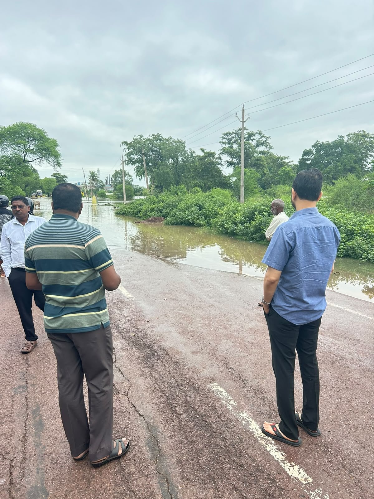 शिवनाथ नदी में बढ़ते जलस्तर को देखते हुए गणेश प्रतिमा विसर्जन पर फिलहाल रोक