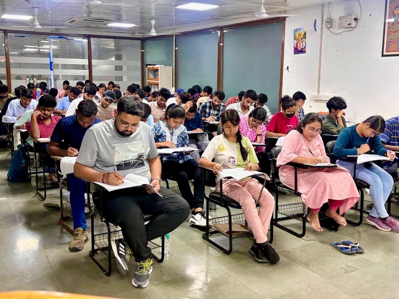 सीटों की संख्या को बढ़ाने का सुखद परिणाम: ट्राइबल हॉस्टल के 13 अभ्यर्थियों ने रचा कीर्तिमान