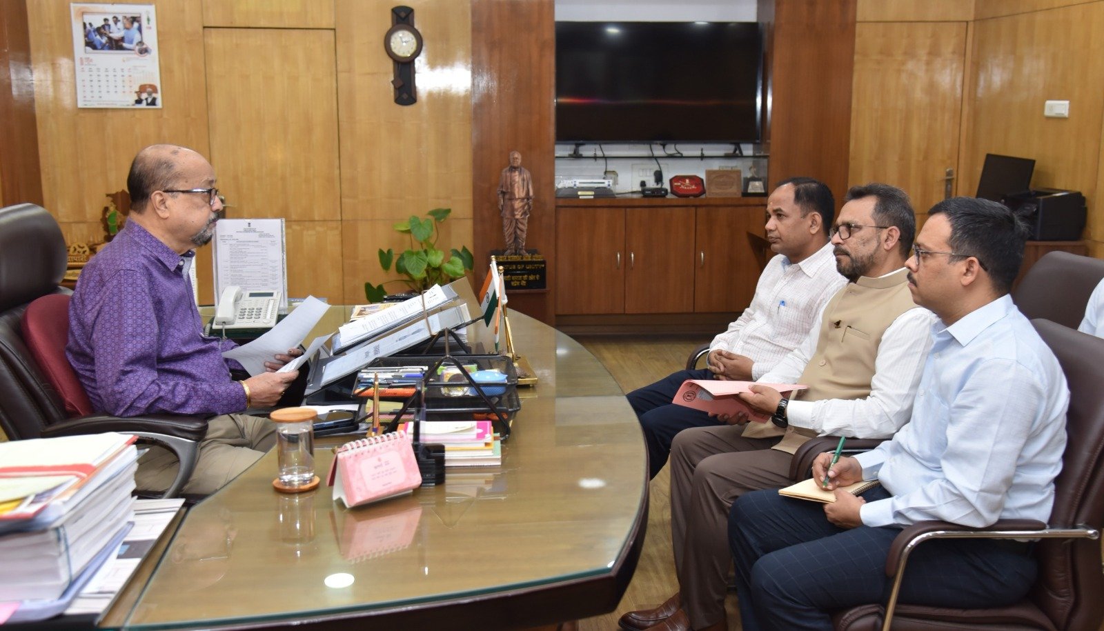 पेड़ों की सुरक्षा और संवर्धन पर समुचित ध्यान देने की आवश्यकता - राज्यपाल  डेका