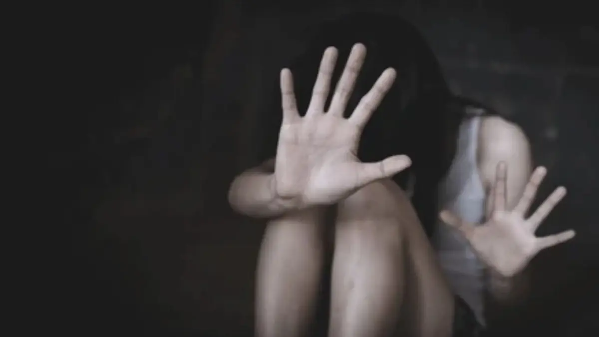 महिला से दरिंदगी, घर ड्रॉप करने के बहाने जंगल ले गया आरोपी, धमकी देकर किया रेप