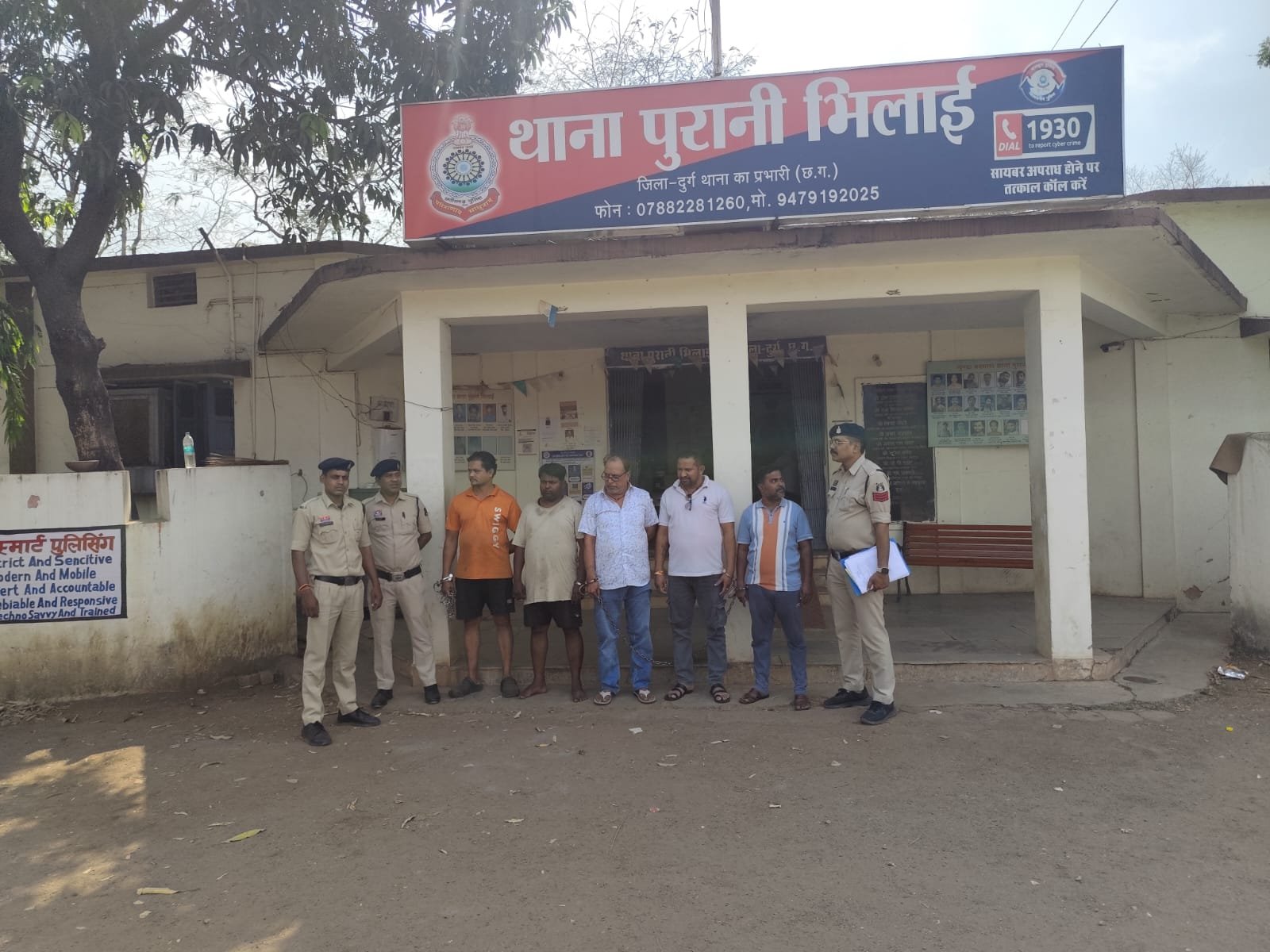 भिलाई-03 में सट्टा-जुआ पर बड़ी कार्रवाई: 5 आरोपी गिरफ्तार, ₹2.08 लाख की जप्ती