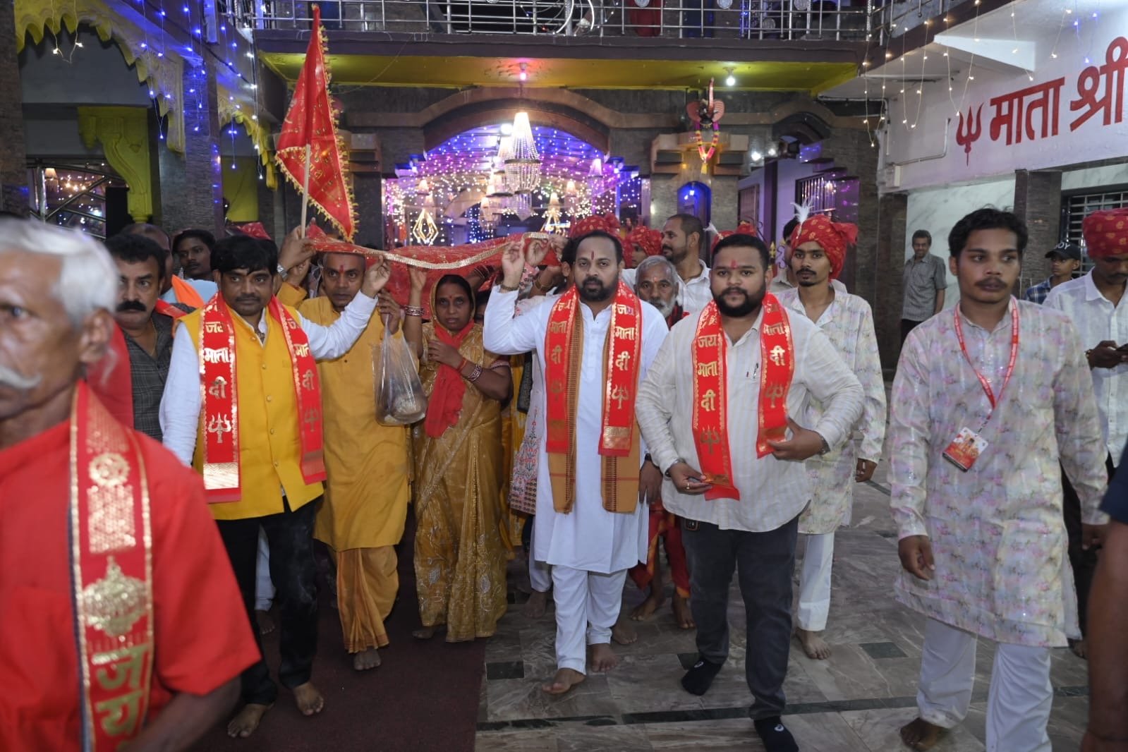 माता कालिका परिवार की भव्य चुनरी यात्रा में उमड़ा आस्था का जनसैलाब, हजारों श्रद्धालुओं ने की सहभागिता