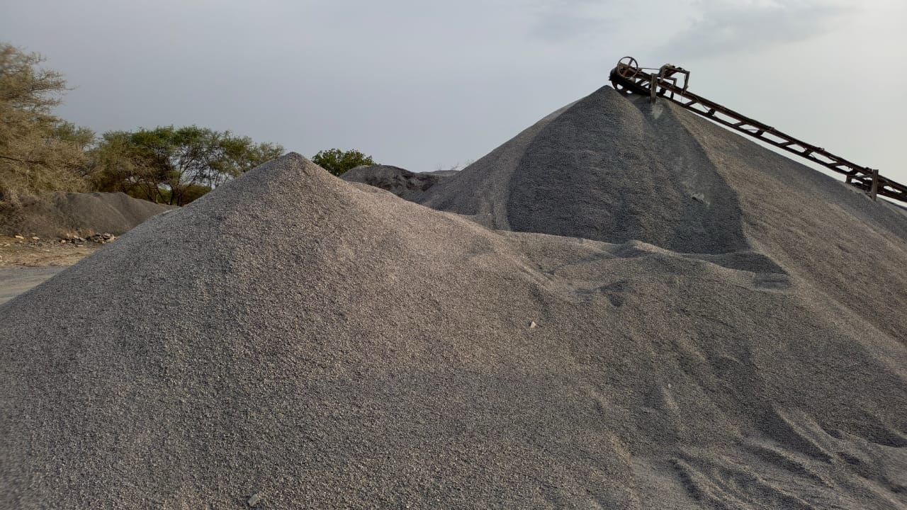 मुख्यमंत्री  विष्णु देव साय के निर्देश लगातार कार्रवाई से अवैध खनन गतिविधियों पर लग रहा है प्रभावी अंकुश