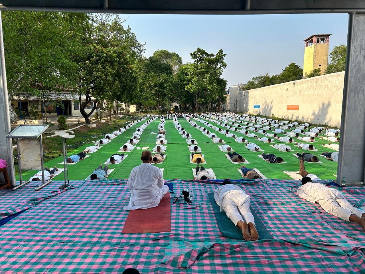 छत्तीसगढ़ प्रदेश की 33 जेलों में हज़ारों कैदियों द्वारा हर्षोल्लास से अंतर्राष्ट्रीय योग दिवस मनाया गया