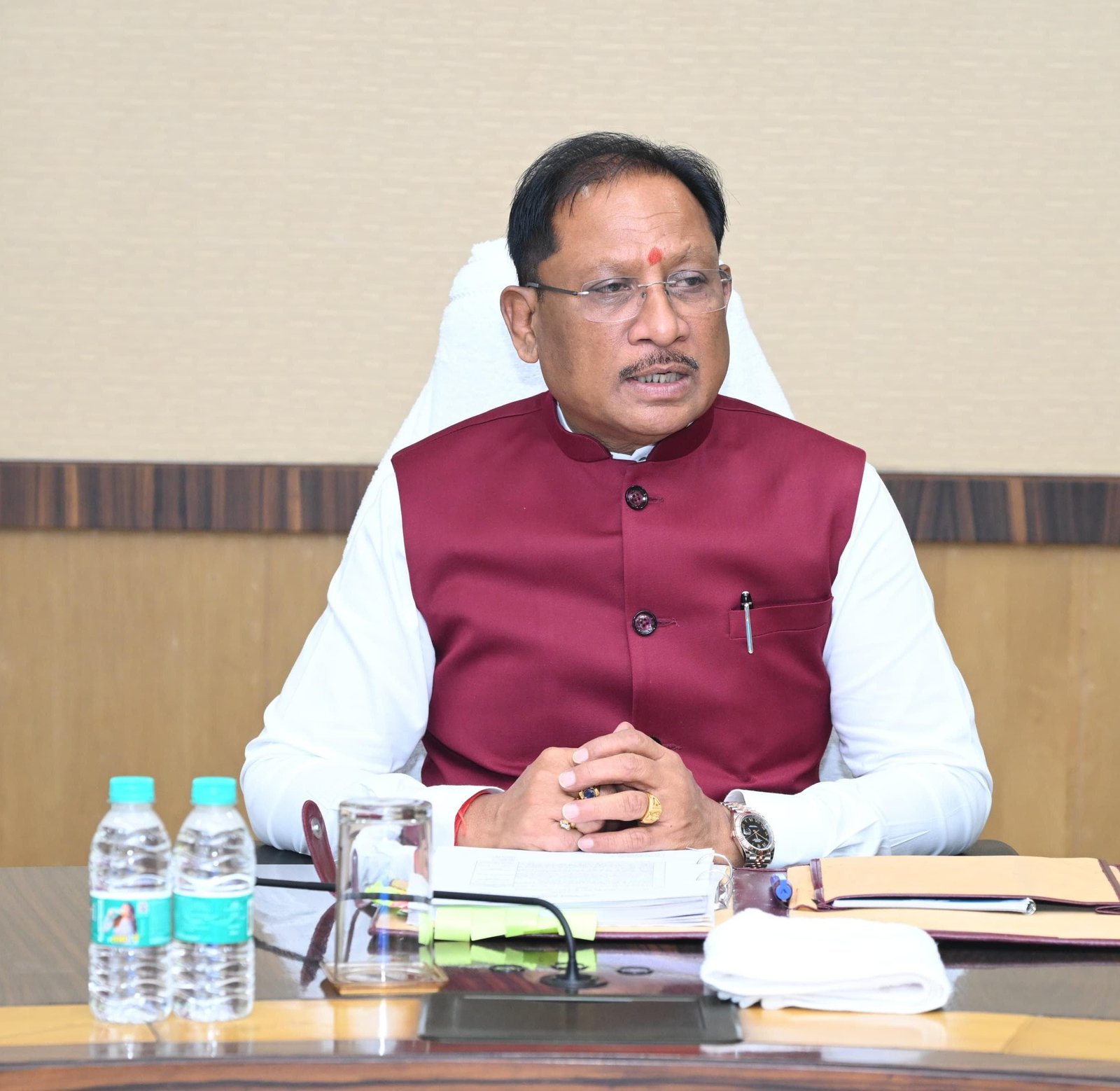 मुख्यमंत्री विष्णुदेव साय ने अंतरराष्ट्रीय लोक कलाकार विक्रम यादव के स्वास्थ्य की जानकारी ली : परिजनों से दूरभाष पर की चर्चा, बेहतर उपचार सुनिश्चित करने जिला प्रशासन को दिए निर्देश