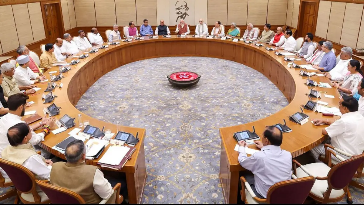 मोदी कैबिनेट में बड़े फेरबदल की सुगबुगाहट; प्रदर्शन, अनुभव और युवा चेहरों पर रहेगा जोर