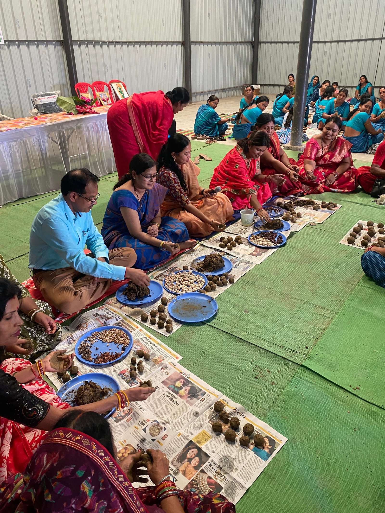 वीबी- जीरामजी के अंतर्गत सारंगढ़ में स्व-सहायता समूहों की अभिनव पहल, 30 हजार सीड बॉल का वितरण
