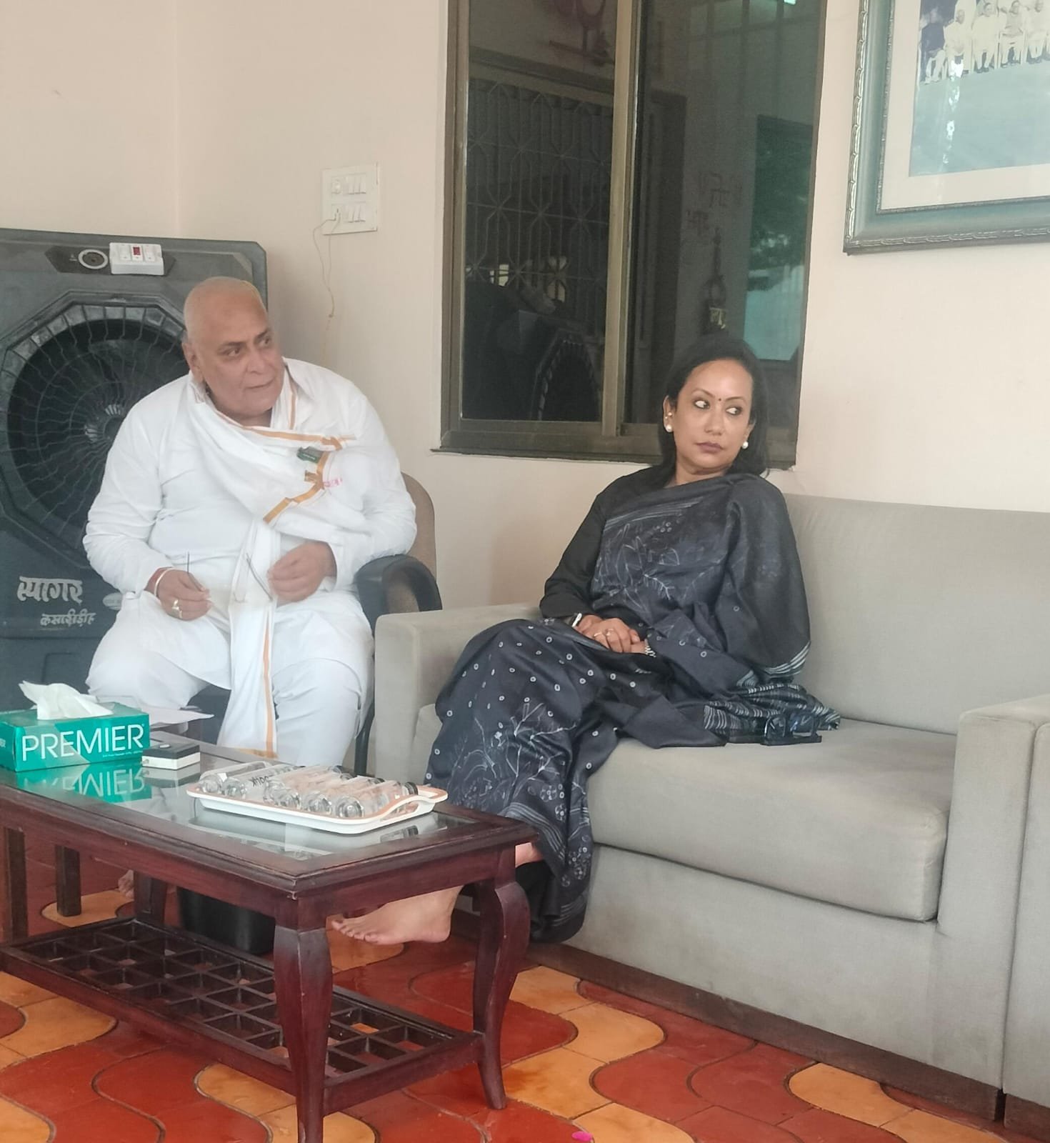 AICC सचिव जरिता लैतफलांग ने वोरा परिवार से की शोक भेंट, पूर्व मुख्यमंत्री स्व. मोतीलाल वोरा की धर्मपत्नी को दी श्रद्धांजलि