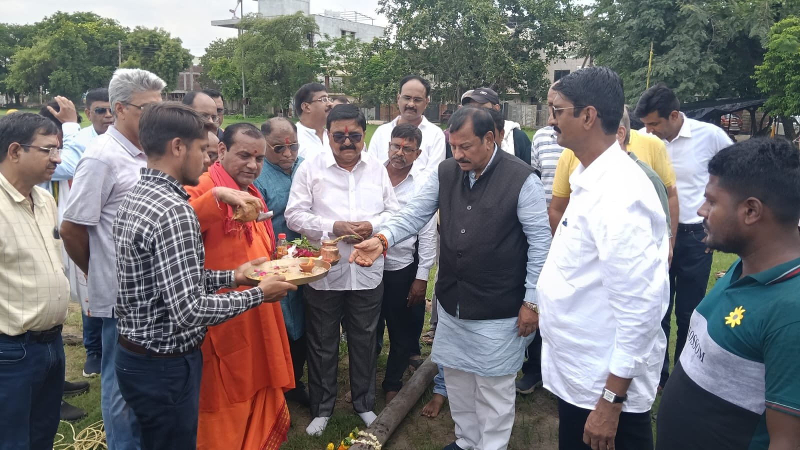 पदमनाभपुर में गणेश उत्सव के लिए भूमिपूजन, कैबिनेट मंत्री गजेंद्र यादव और सांसद विजय बघेल ने बढ़ाया समिति का उत्साह