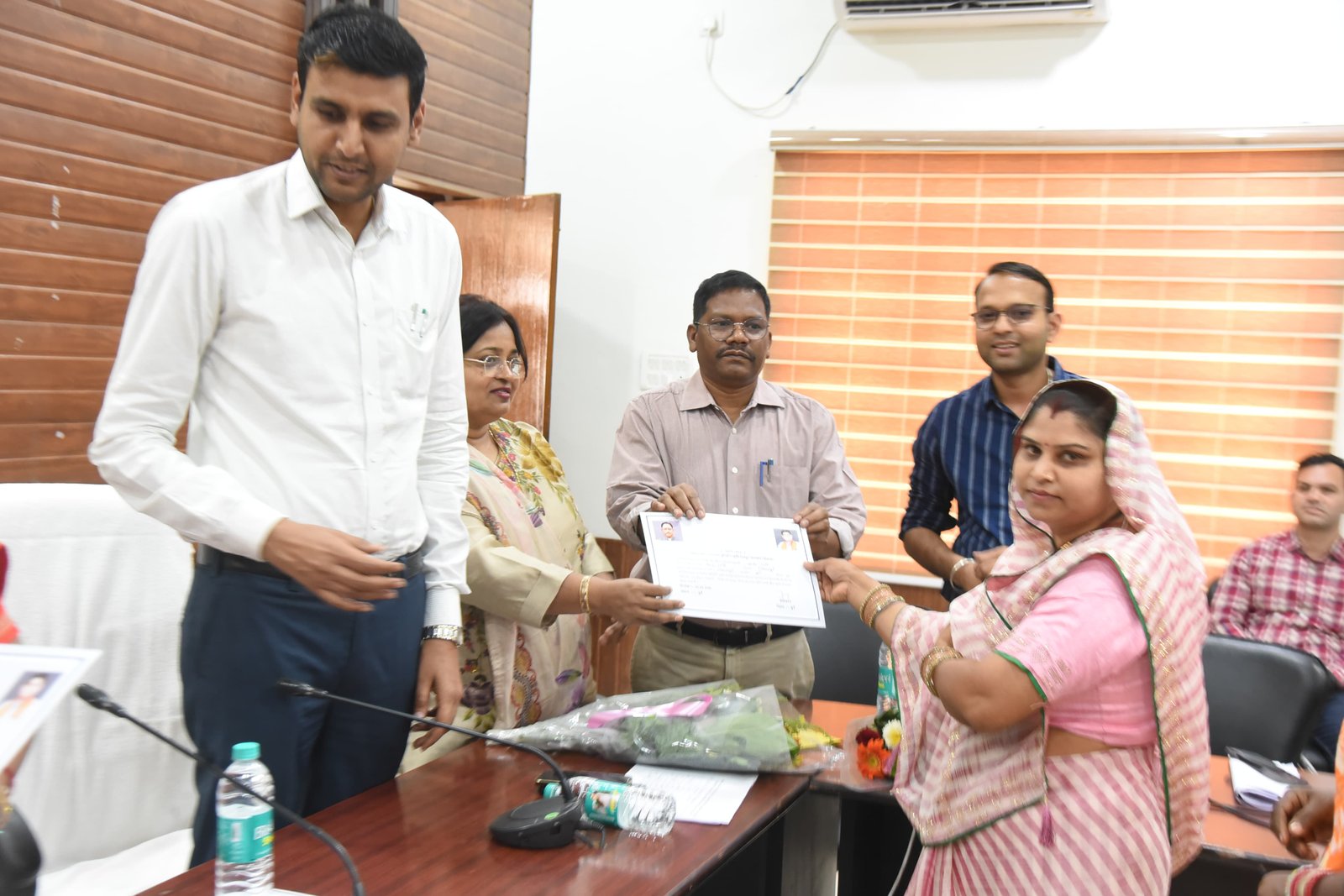 भूमिहीन कृषि मजदूर योजना के तहत जिले के 32,295 हितग्राहियों के खाते में 10 हजार रुपये ट्रांसफर