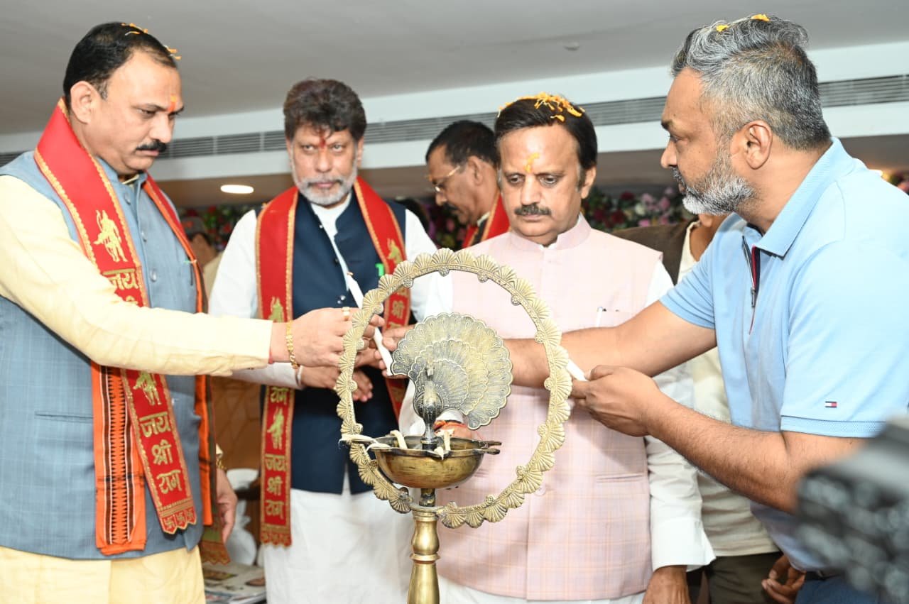 रींवा-रायपुर हवाई सेवा से बढ़ेगी विकास की रफ्तार: उपमुख्यमंत्री राजेन्द्र शुक्ल