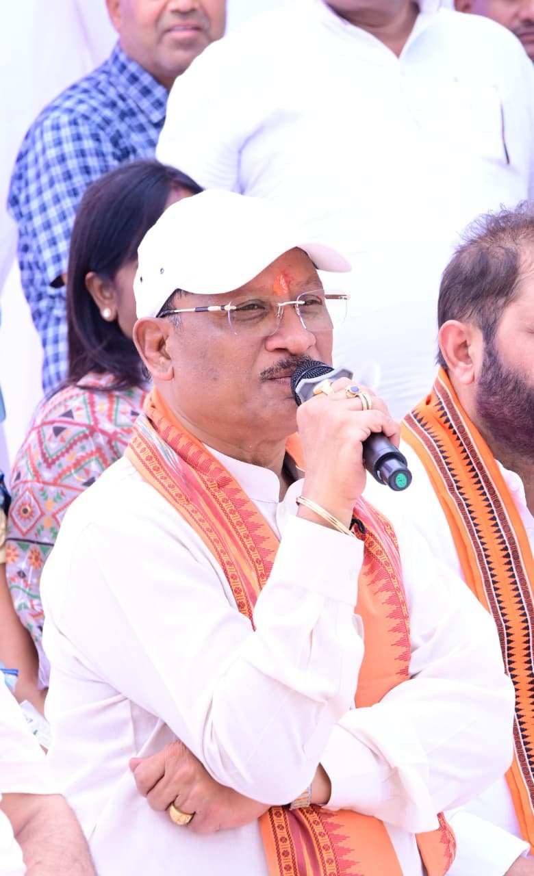 एक चौपाल ऐसा भी जहाँ खुशियों और तालियों की रही गूंज