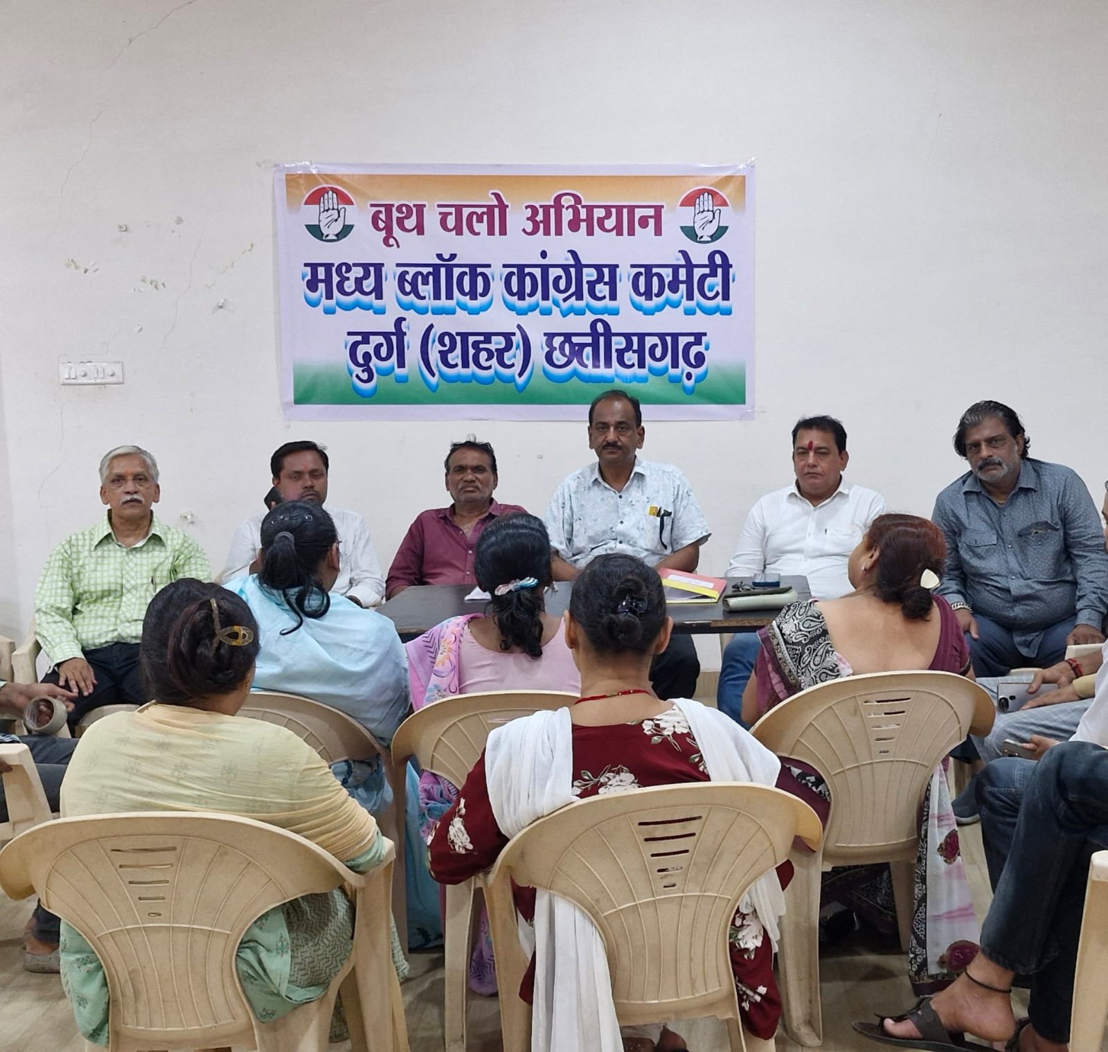 भाजपा की मंहगाई व जनविरोधी नीतियों को आम जनता तक पहुंचाएंगे कांग्रेस के कार्यकर्ता - राजकुमार वर्मा