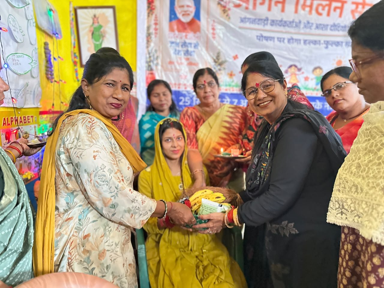 सिकोला भाटा के आंगनबाड़ी में गर्भवती माताओं की गोदभराई, शिशुओं का अन्नप्राशन