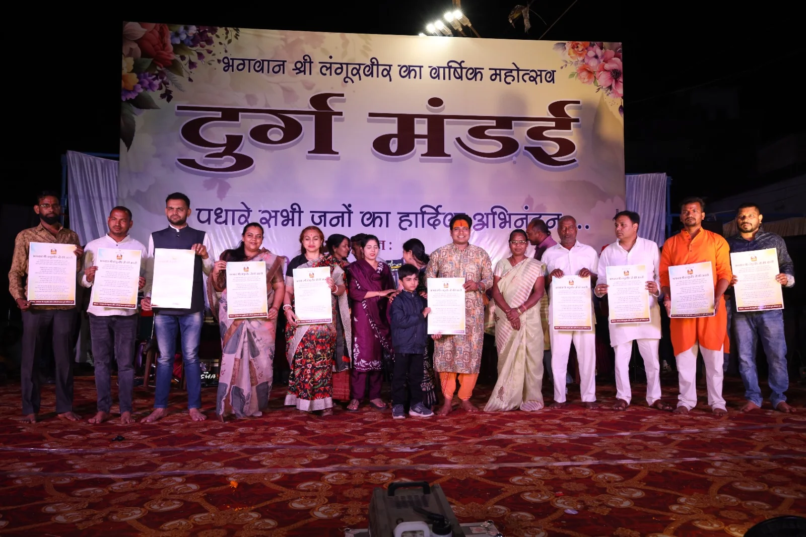 श्रद्धालुओं के दर्शन के लिए खुला लंगूरवीर मंदिर का गर्भगृह