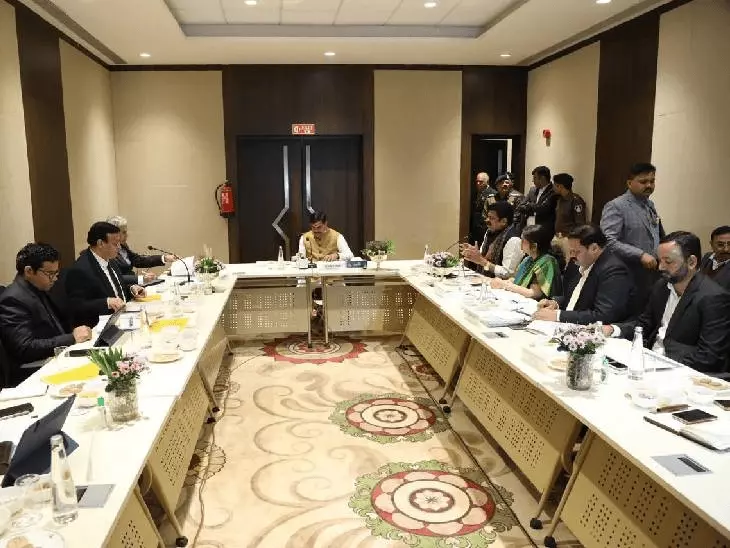 गोदामों की छतों पर लगेंगे सोलर पैनल:खाद्य विभाग की रिव्यू मीटिंग में बोले सीएम, सिंहस्थ में अखाड़ों को अस्थायी गैस कनेक्शन देंगे