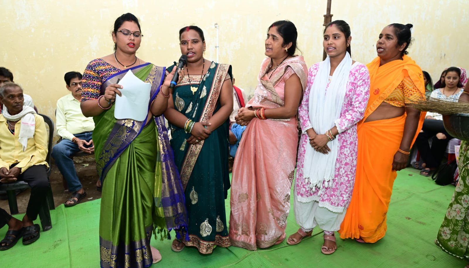 सेवा मेरा योगदान’: बिहान की दीदियों का कचरे से कंचन बनाने का मंत्र