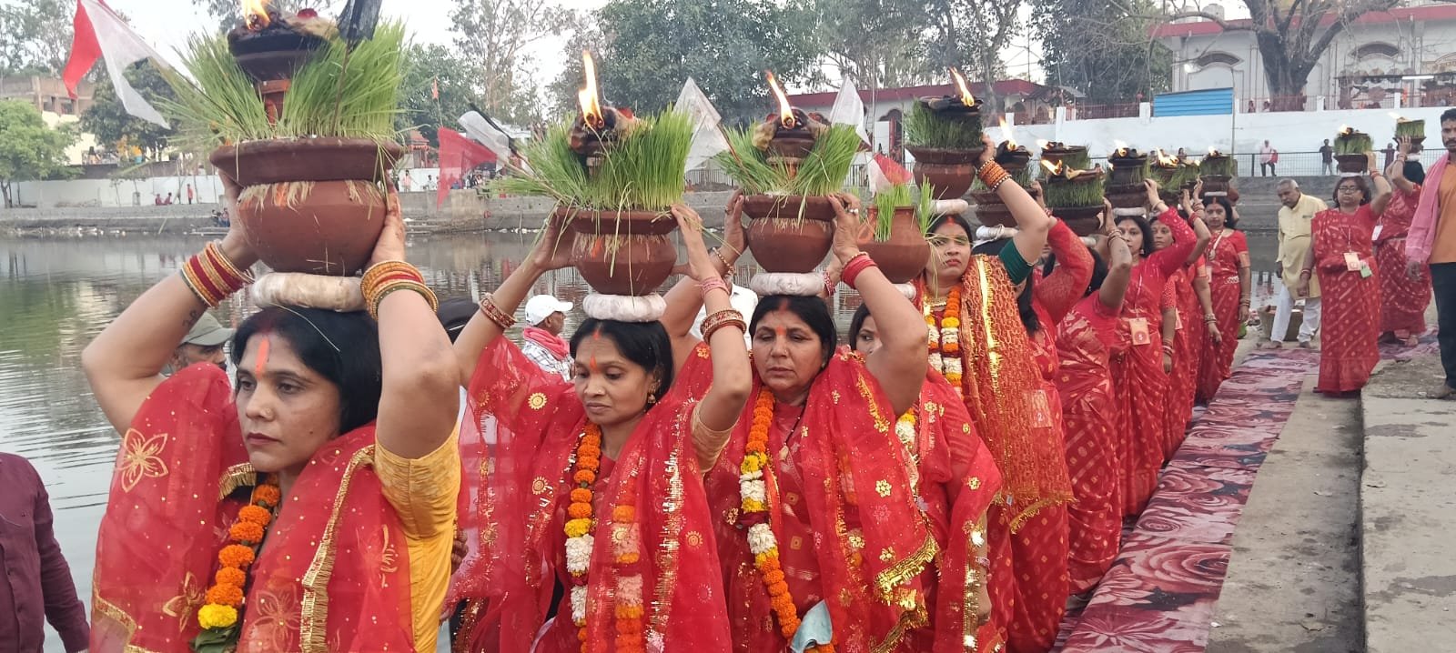 रामनवमी पर शीतला मंदिर में जोत जंवारा विसर्जन शोभायात्रा में उमड़े श्रद्धालु