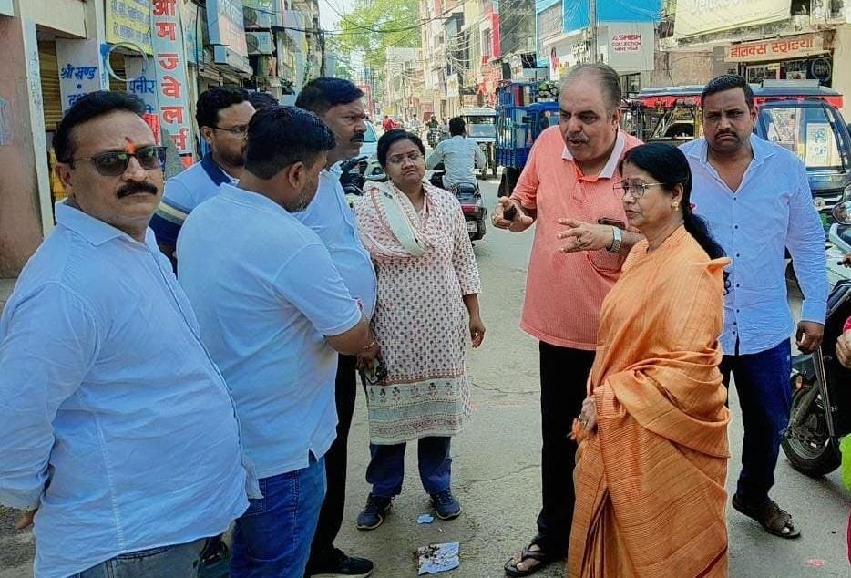 नवरात्रि से पहले मान होटल से चंडी मंदिर तक महापौर अलका बाघमार ने लिया व्यवस्थाओं का जायजा