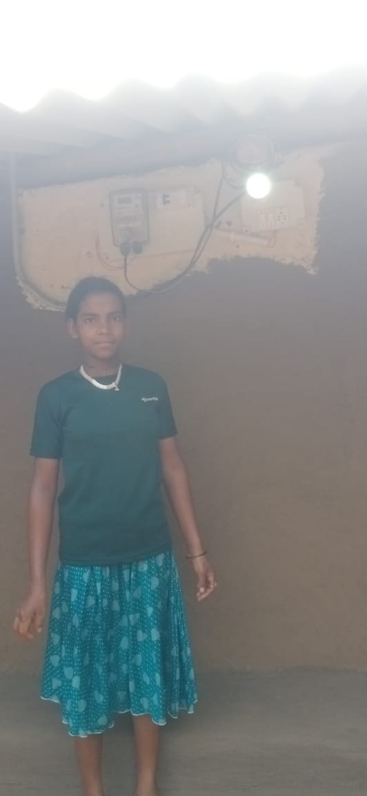 दशकों का अँधेरा टूटा, अबूझमाड़ के ईरपानार गाँव में पहली बार पहुँची बिजली