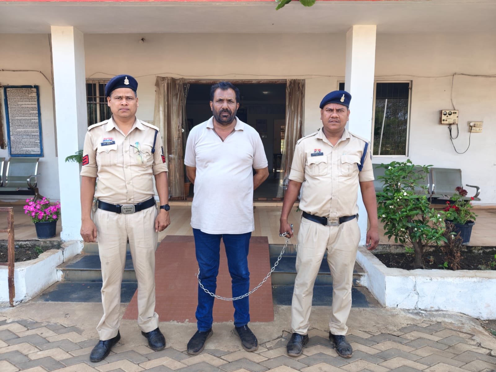 अवैध अफीम खेती एवं तस्करी प्रकरण में दुर्ग पुलिस की लगाता र कार्रवाई – एक और आरोपी गिरफ्तार