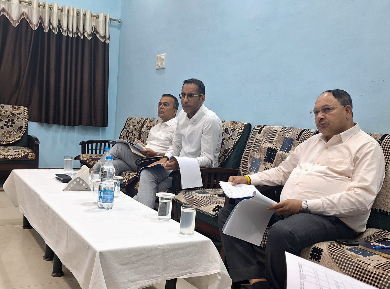 लोक निर्माण विभाग के सचिव ने सड़कों और भवनों के कार्यों की समीक्षा की