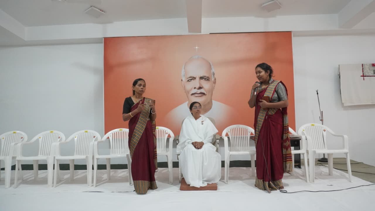 नवरात्रि में ब्रह्माकुमारी संस्था की अनूठी पहल:मंदबुद्धि बच्चों के जीवन में जगाई आत्मविश्वास और खुशियों की ज्योति