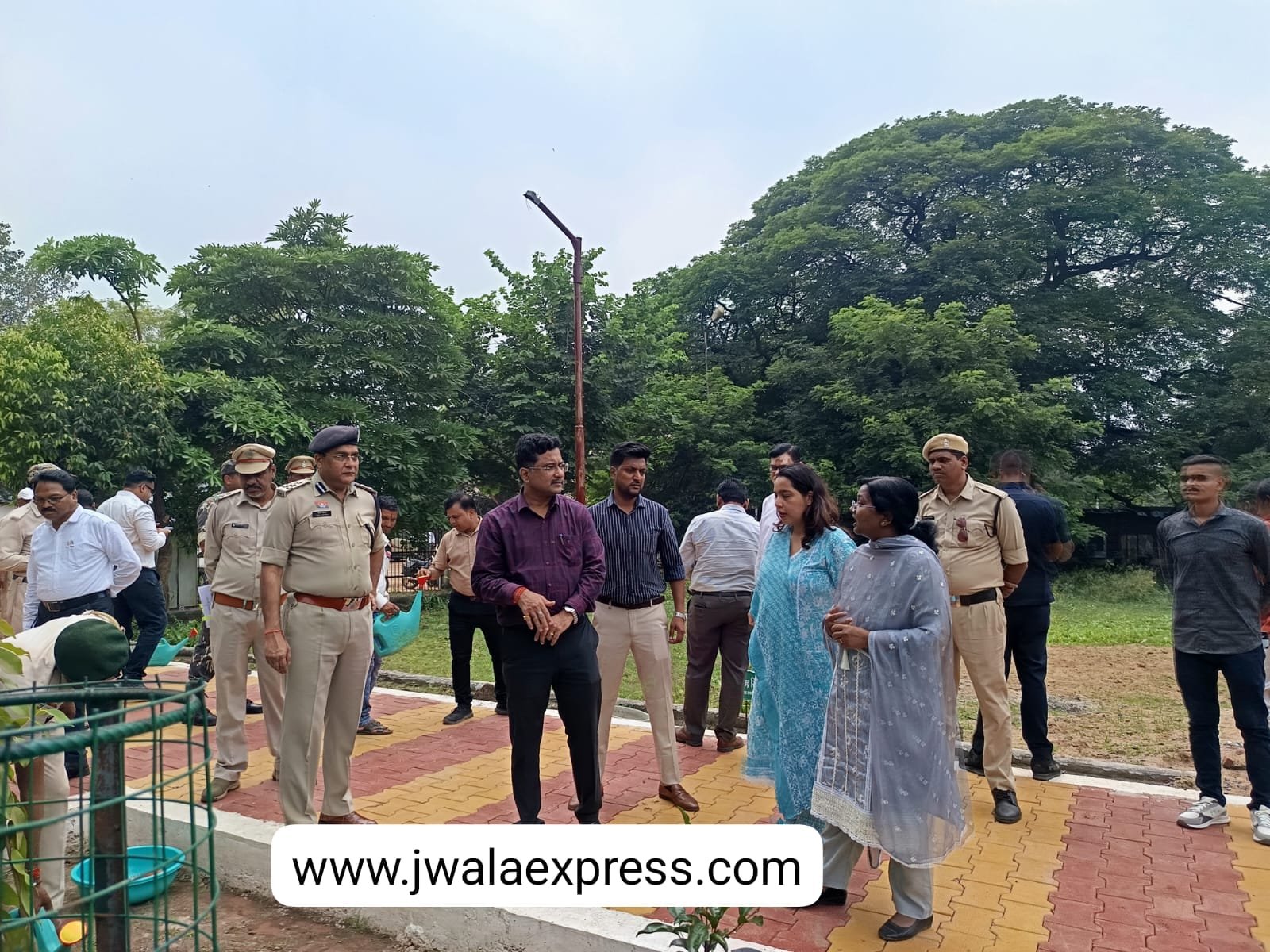 दुर्ग के शताब्दी गार्डन का होगा कायाकल्प, पब्लिक गार्डन के रूप में विकसित करें - मुख्य सचिव सोनमणि वोरा