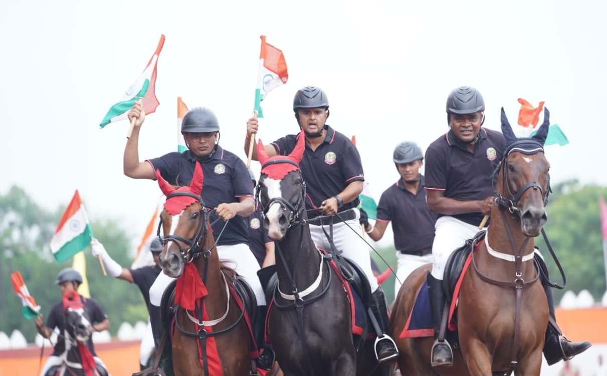 घुड़सवारों के साहस, महिला बैग पाईपर बैंड की लय और श्वान दल के रोमांचक प्रदर्शन से सजा स्वतंत्रता दिवस समारोह