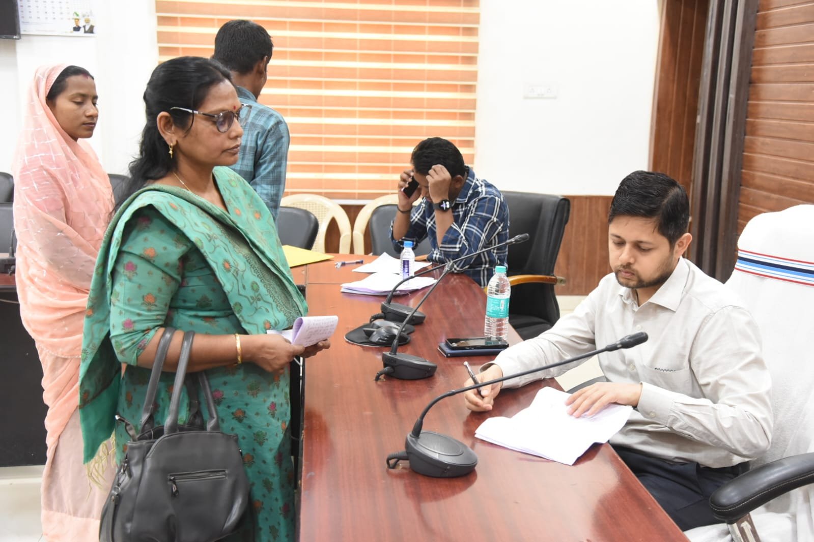 नगपुरा के ग्रामवासियों ने रेबीज टीका उपलब्ध कराने के लिए दिया आवेदन