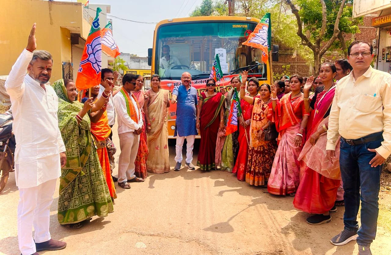 रायपुर में आक्रोश रैली एवं महिला महासम्मेलन: दुर्ग से हजारों महिलाएं हुईं शामिल