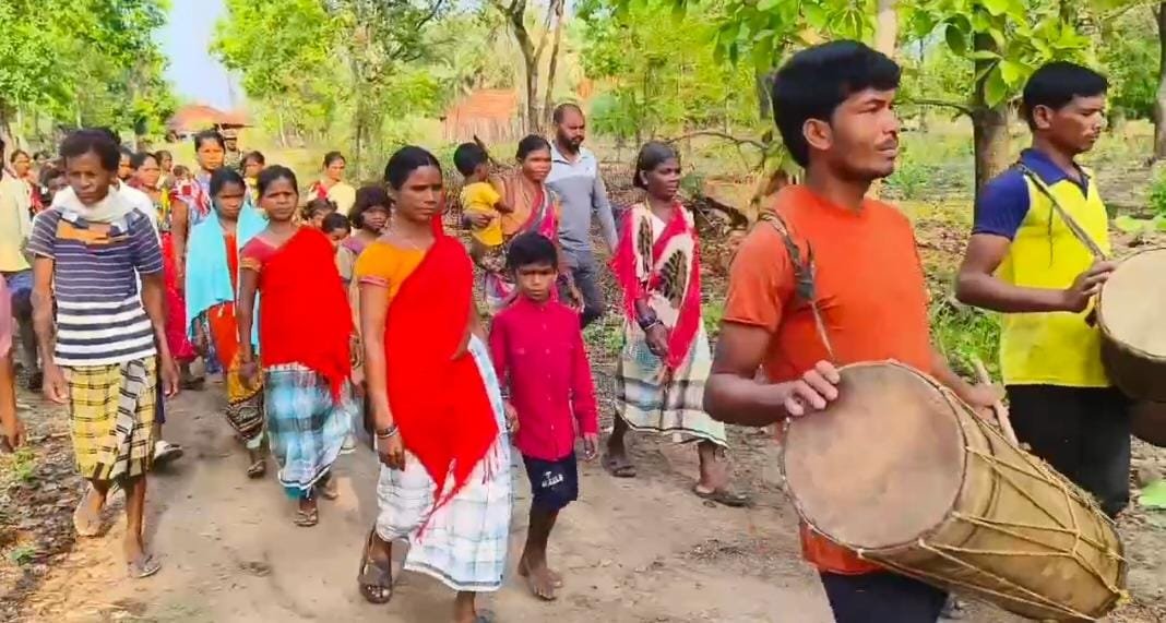 कोंडापल्ली में संचार क्रांति का नया सवेरा: मोबाइल नेटवर्क पहुंचते ही नाच उठे ग्रामीण