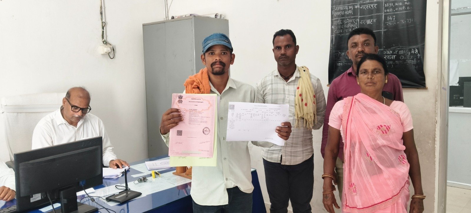 रजिस्ट्री हुई और नामांतरण भी, किसान चंद्रशेखर को नहीं लगाने पड़े दफ्तर के चक्कर