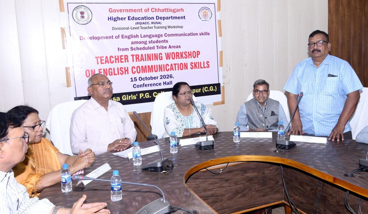 जनजातीय अंचलों की बेटियों को अंग्रेजी में दक्ष बनाने की पहल