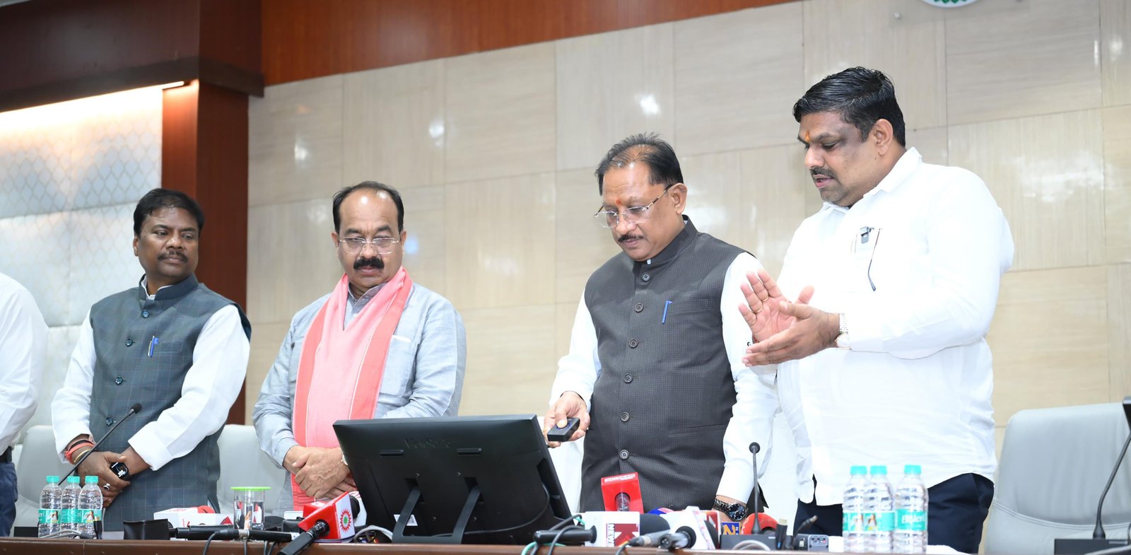 मुख्यमंत्री  विष्णुदेव साय ने माध्यमिक शिक्षा मंडल की 10वीं और 12वीं बोर्ड परीक्षाओं के परीक्षा परिणाम जारी कर विद्यार्थियों को दी शुभकामनाएं