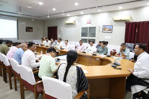 अगले साल सतगढ़ी में होने वाली GIS में आएंगे पीएम:'सप्तधारा विजन' पर आधारित होगी; भोपाल कमिश्नर ने तैयारियों को लेकर की मीटिंग