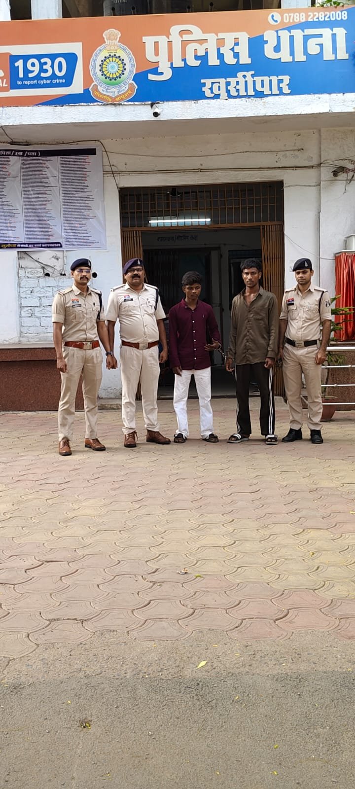 स्कूल विद्यार्थियों से मारपीट, गाली-गलौज एवं डराकर पैसे मांगने वाले दो आरोपी गिरफ्तार, दो अपचारी बालक अभिरक्षा में