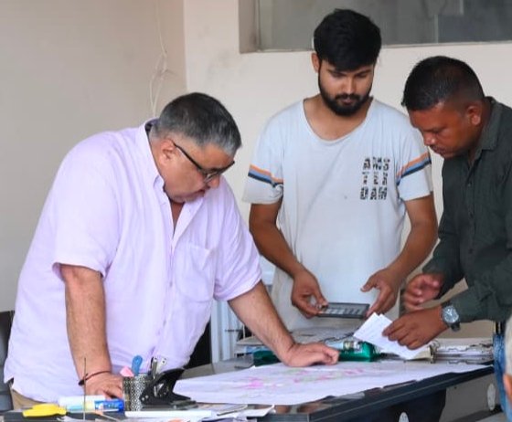 जनदर्शन में मंत्री श्री राजेश अग्रवाल ने सुनीं ग्रामीणों की समस्याएं, त्वरित समाधान के दिए निर्देश