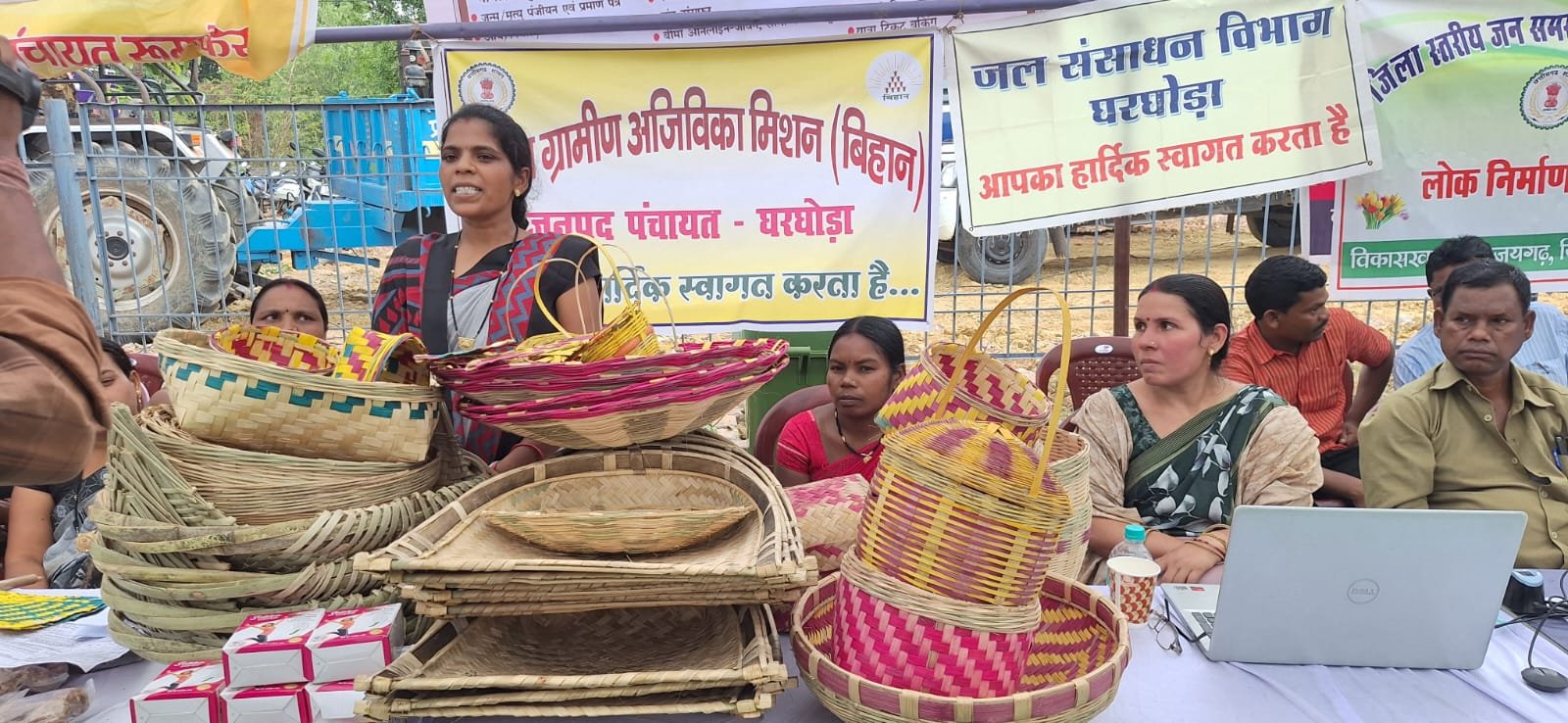 आत्मनिर्भरता की मिसाल बनीं ग्रामीण महिलाएं