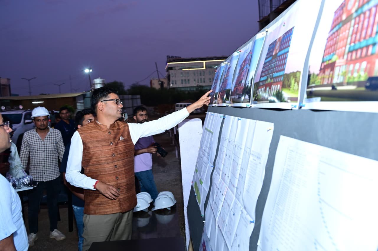 वित्त मंत्री ओपी चौधरी ने नवा रायपुर में विकास कार्यों का किया निरीक्षण