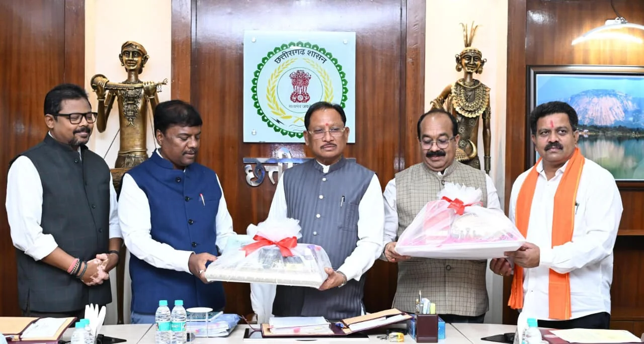 हमारे वनों की समृद्धि और मातृशक्ति के परिश्रम से तैयार उत्पाद बनें छत्तीसगढ़ की पहचान- मुख्यमंत्री विष्णुदेव साय