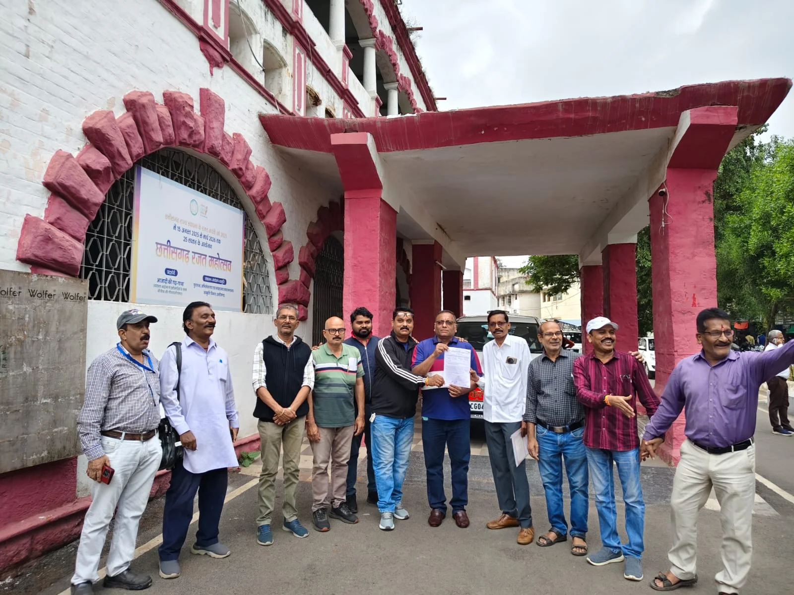 दीपावली पर मिठाइयों की गुणवत्ता जांचने और निर्माण व समाप्ति तिथि अंकित करने की मांग