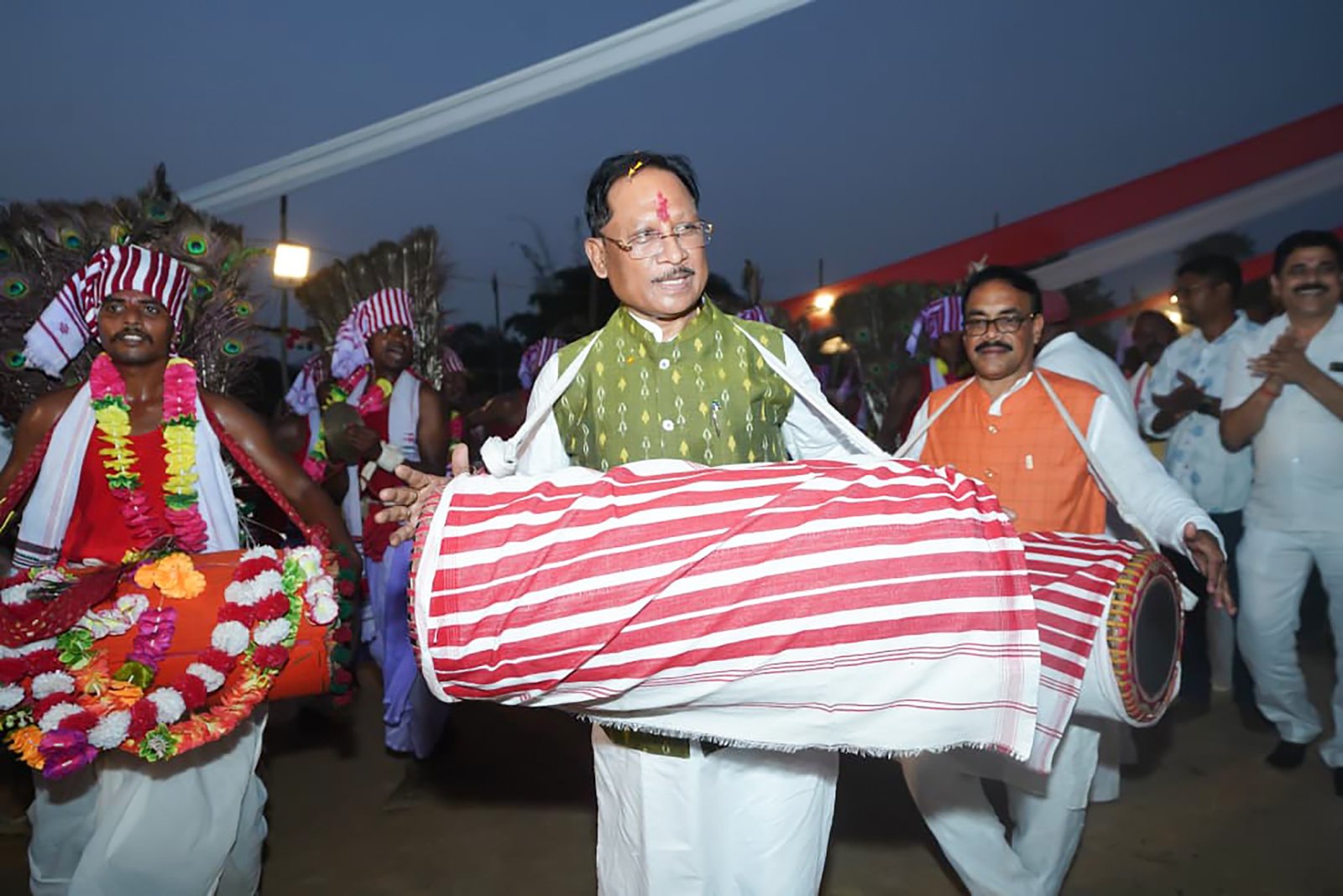 आदिवासी समाज का इतिहास गौरवशाली, हमारी संस्कृति और प्रकृति संरक्षण की परंपरा पूरे देश के लिए प्रेरणा : मुख्यमंत्री  विष्णु देव साय