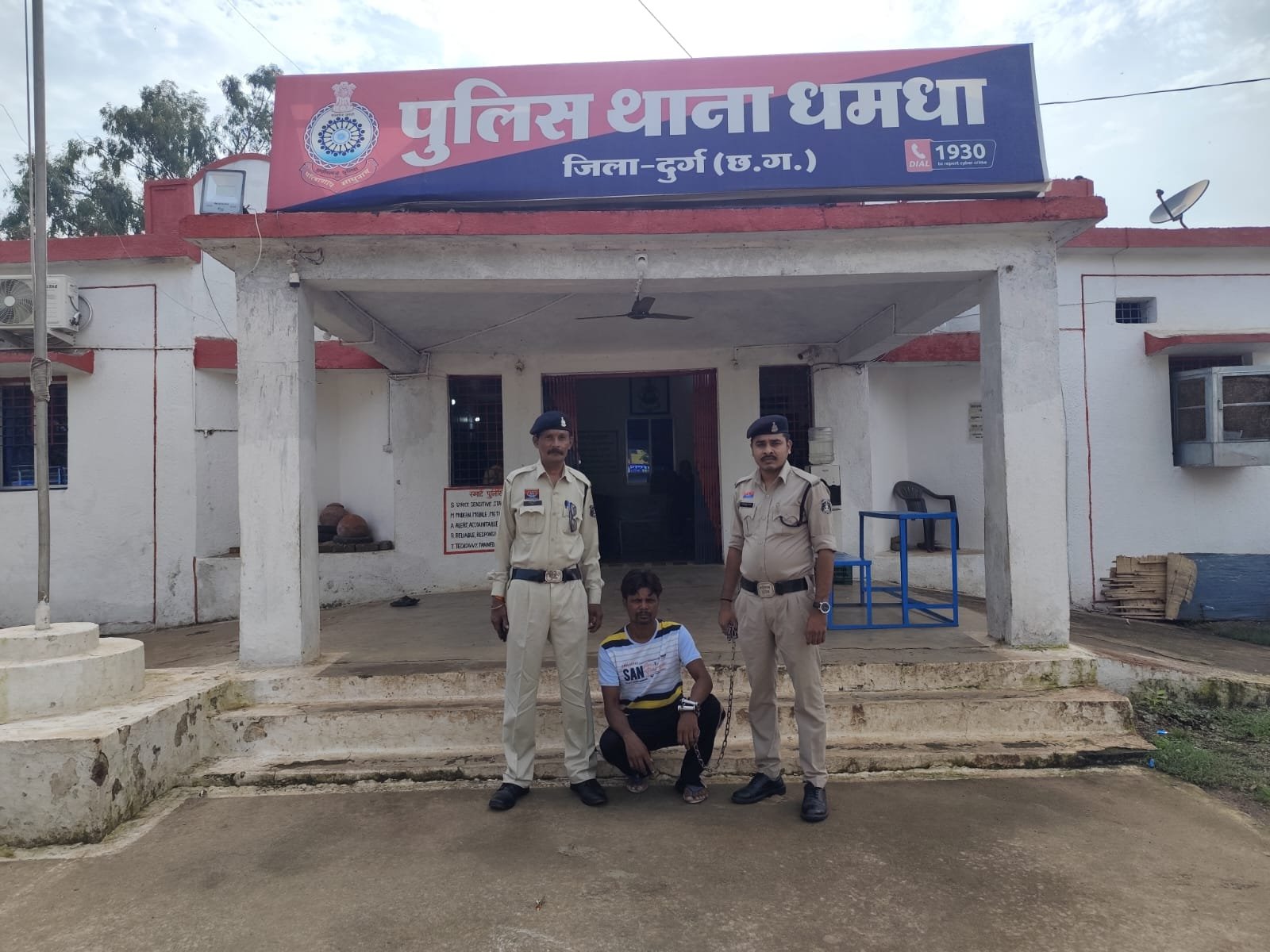 पत्नी के मजदूरी करने जाने से नाराज पति ने घर में लगाई आग, आरोपी गिरफ्तार