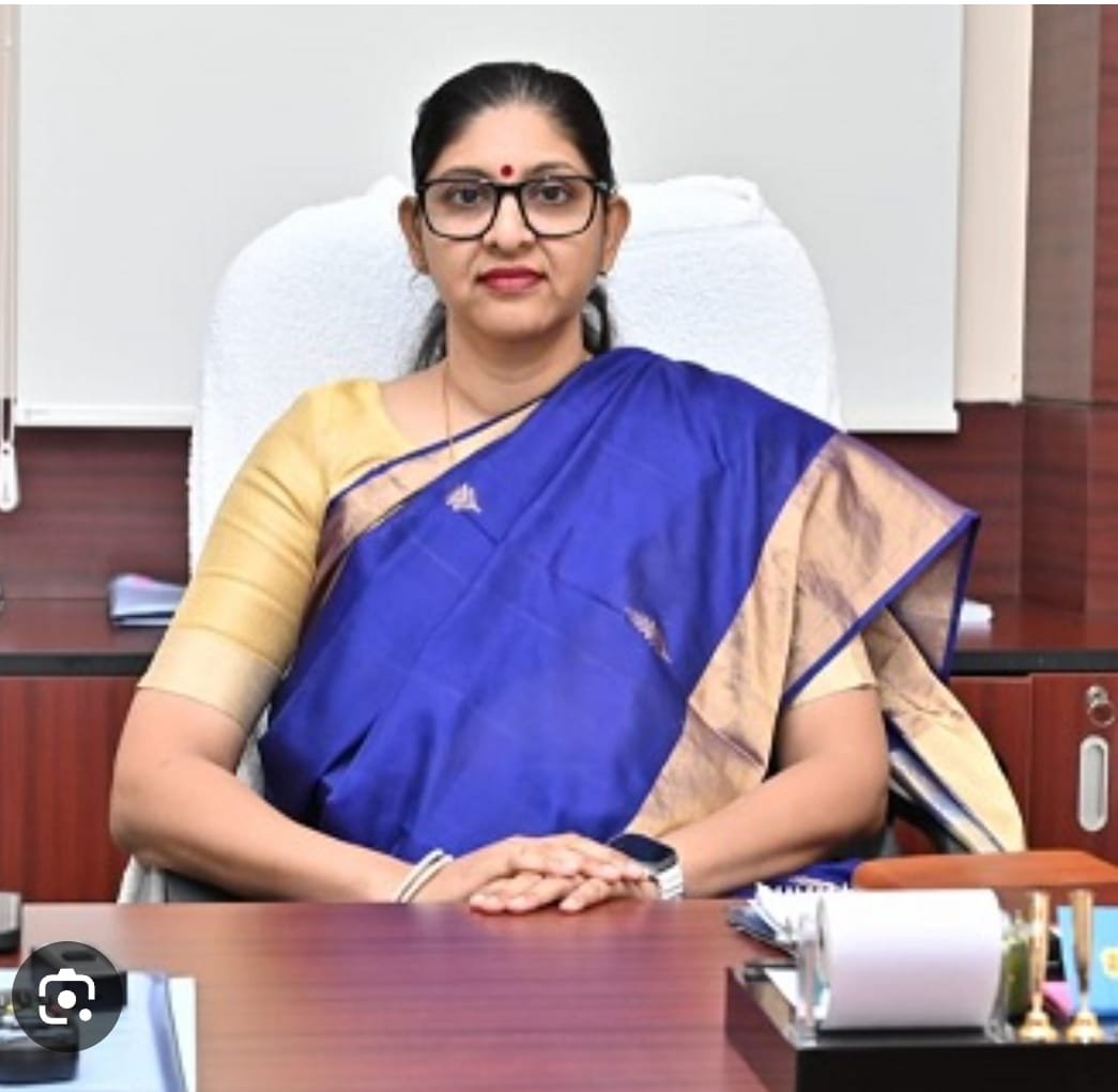 Food Secretary Smt. Reena Baba Saheb Kangale Reviews LPG Supply; Priority Categories Fixed for Commercial Distribution