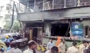 इंदौर अग्निकांड: EV चार्जिंग से लगी भीषण आग, 8 जिंदा जले… Digital Lock बना मौत का जाल